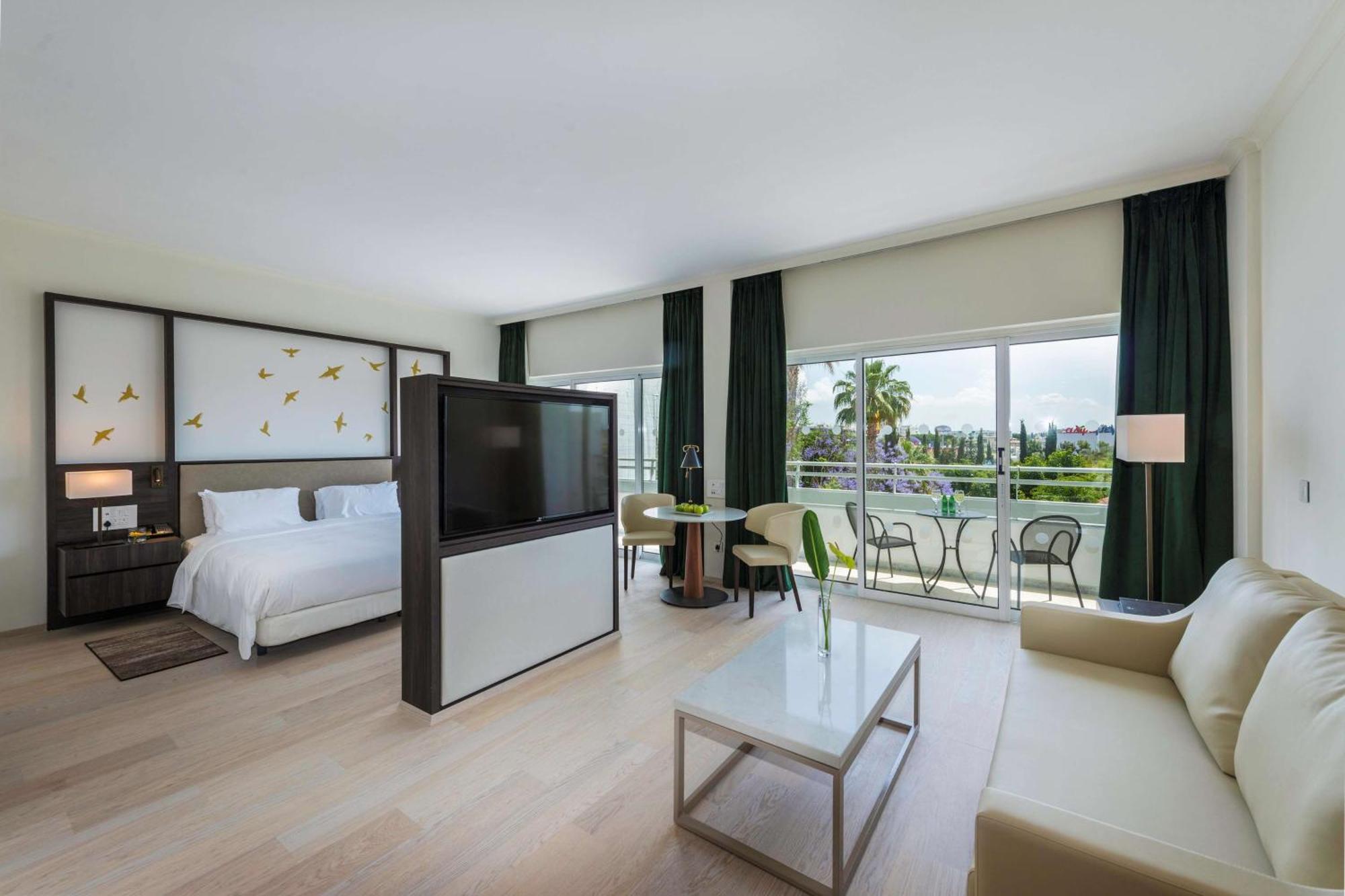 Hilton Nicosia Hotel Exterior photo